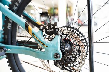 Used Pivot Shuttle LT 2025 Mountainbike, Blue — image 9 of 17