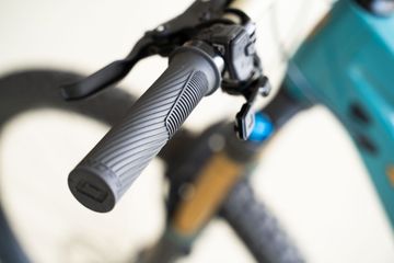 Used Pivot Shuttle LT 2025 Mountainbike, Blue — image 12 of 17