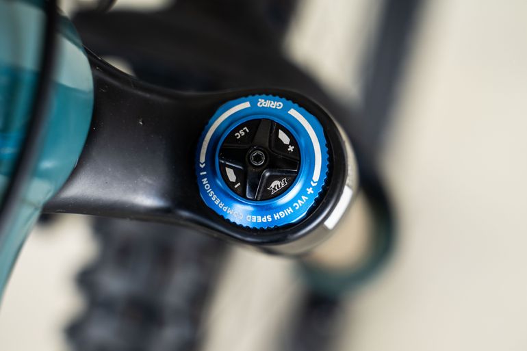 Used Pivot Shuttle LT 2025 Mountainbike, Blue — image 3 of 17