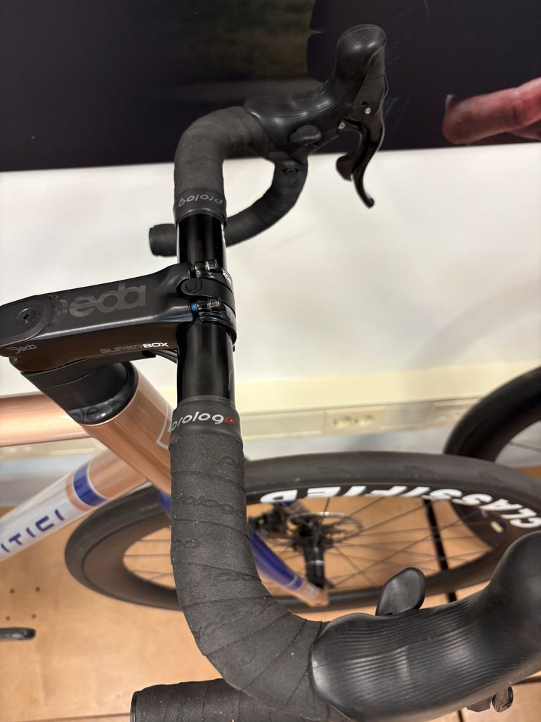 Used Titici Strada 2023 Road & Gravel, White — image 5 of 5