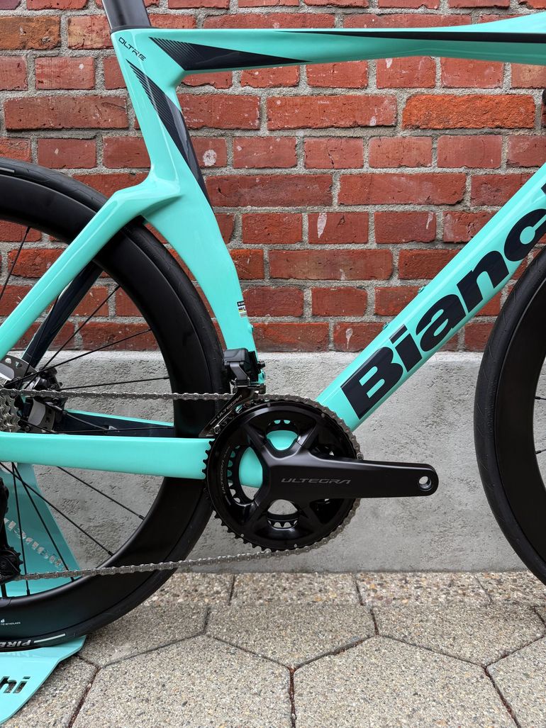 Bianchi NEW! Bianchi Oltre Comp/Roadbike/Shimano Ultegra Di2/Size 59/Scope S5 Carbon 2025 Road & Gravel d'occasion — image 3 sur 15
