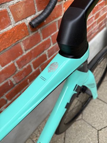 Bianchi NEW! Bianchi Oltre Comp/Roadbike/Shimano Ultegra Di2/Size 59/Scope S5 Carbon 2025 Road & Gravel d'occasion — image 8 sur 15