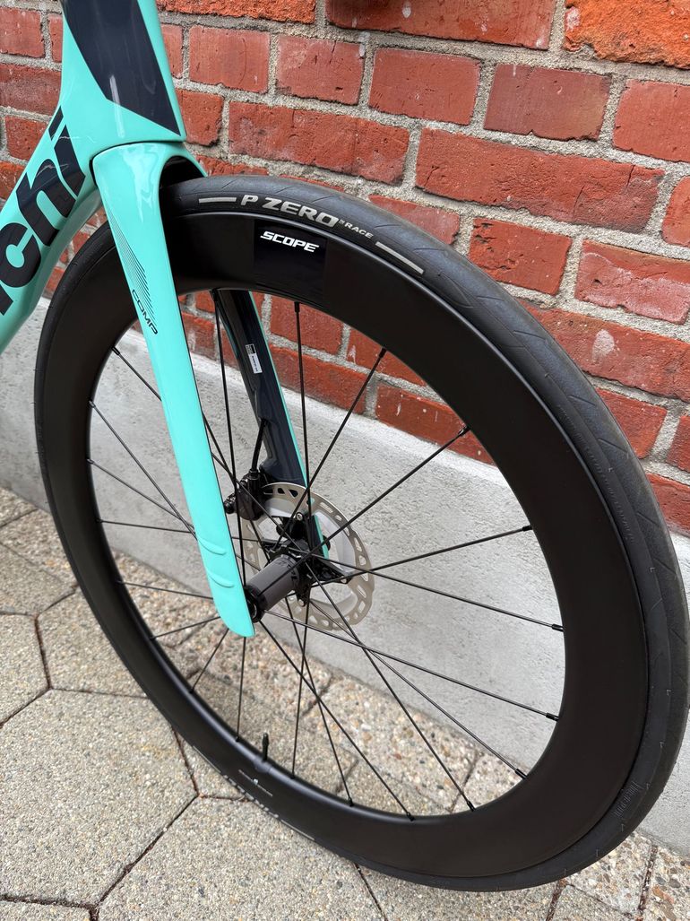 Bianchi NEW! Bianchi Oltre Comp/Roadbike/Shimano Ultegra Di2/Size 59/Scope S5 Carbon 2025 Road & Gravel d'occasion — image 4 sur 15