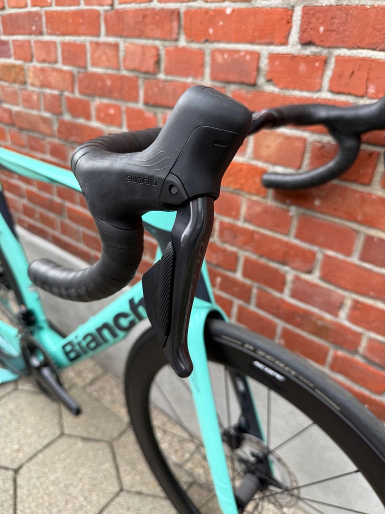 Bianchi NEW! Bianchi Oltre Comp/Roadbike/Shimano Ultegra Di2/Size 59/Scope S5 Carbon 2025 Road & Gravel d'occasion — image 5 sur 15