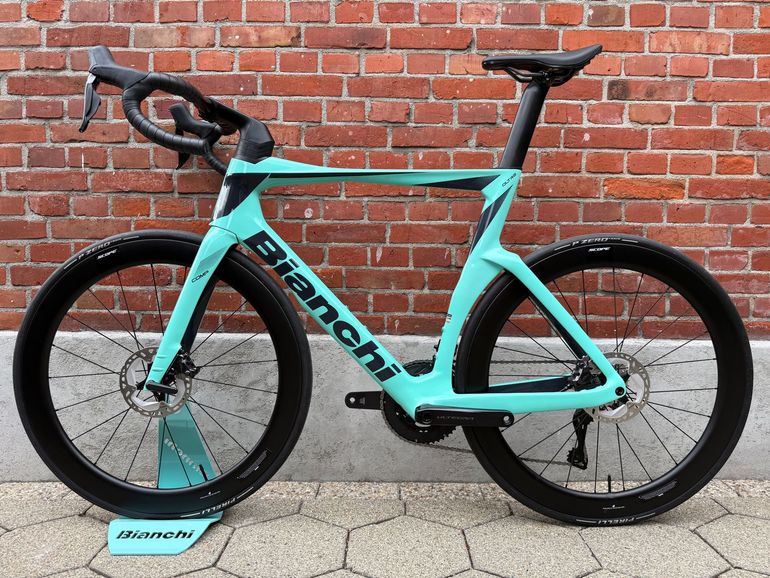 Bianchi NEW! Bianchi Oltre Comp/Roadbike/Shimano Ultegra Di2/Size 59/Scope S5 Carbon 2025 Road & Gravel d'occasion — image 11 sur 15