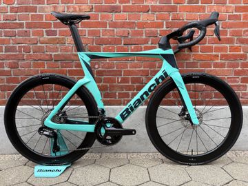 Bianchi NEW! Bianchi Oltre Comp/Roadbike/Shimano Ultegra Di2/Size 59/Scope S5 Carbon 2025 Road & Gravel d'occasion — image 1 sur 15