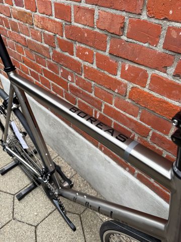 Used Van Nicholas NEW! Van Nicholas Boreas Titanium/Shimano 105 2x11/DT-Swiss R460/SLR/Size XXL 2023 Road & Gravel, Light Gray — image 8 of 17