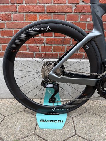 Used Bianchi NEW! Bianchi Oltre Comp/Roadbike/Shimano 105 Di2/Size 53/Velomann Carbon 2025 Road & Gravel, Light Gray — image 2 of 14