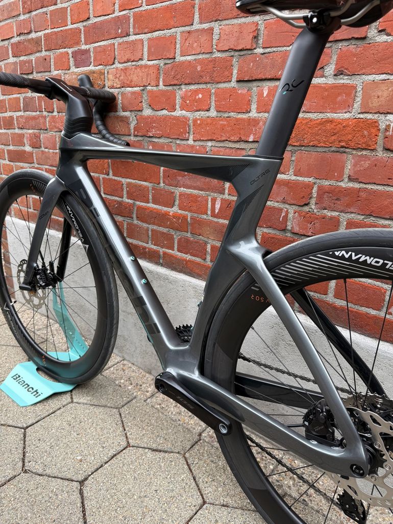 Used Bianchi NEW! Bianchi Oltre Comp/Roadbike/Shimano 105 Di2/Size 53/Velomann Carbon 2025 Road & Gravel, Light Gray — image 13 of 14