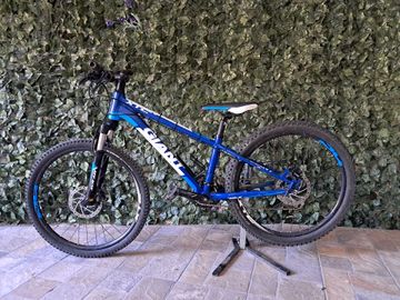 Giant XtC SL Jr 24 2016 2016 Youth usato, Blu — immagine 2 di 6