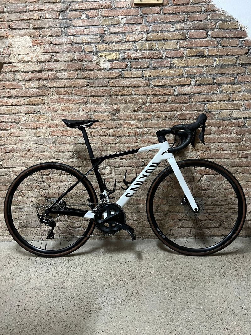 Canyon Ultimate CF SL 7 2023 2023 Road & Gravel d'occasion