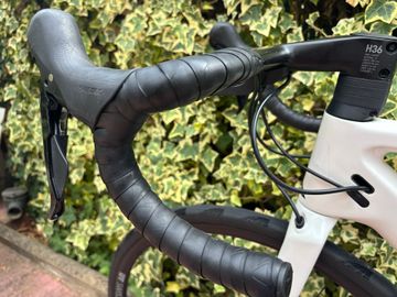 Used Canyon Ultimate CF SL 7 2023 2023 Road & Gravel, White — image 11 of 15