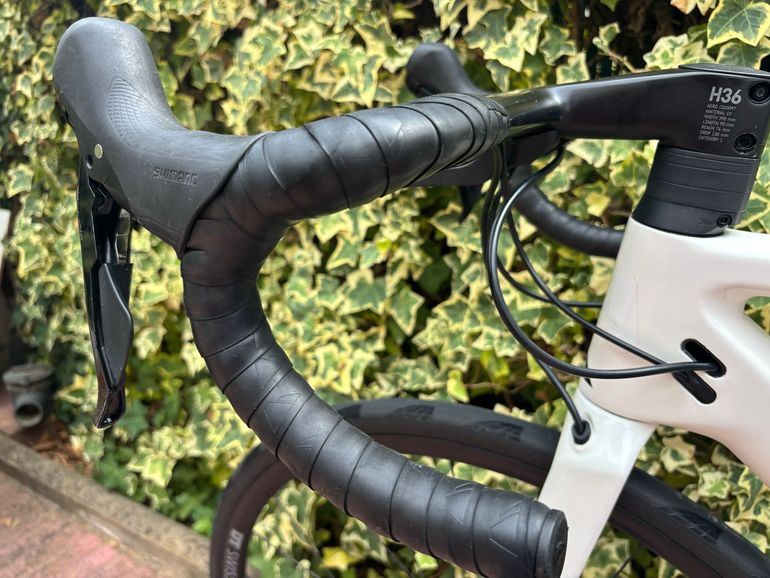 Used Canyon Ultimate CF SL 7 2023 2023 Road & Gravel, White — image 11 of 15