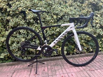 Used Canyon Ultimate CF SL 7 2023 2023 Road & Gravel, White — image 4 of 15