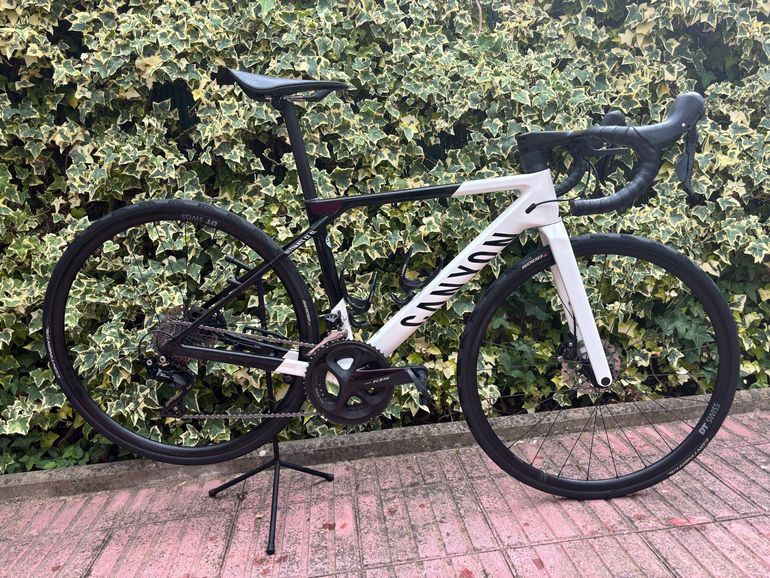 Used Canyon Ultimate CF SL 7 2023 2023 Road & Gravel, White — image 4 of 15