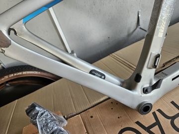 Used Trek Madone 9.5 2018 Frameset 2018 Road & Gravel, Light Gray — image 3 of 5