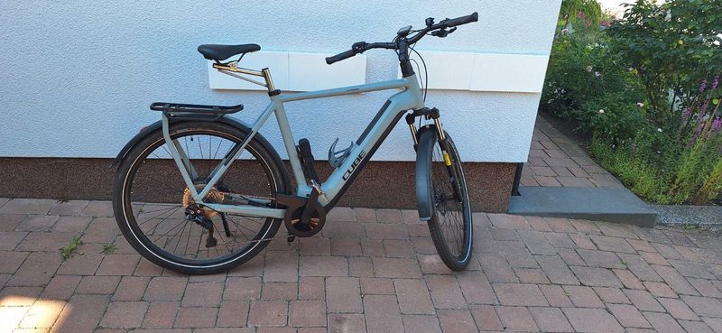 Used Cube Kathmandu Hybrid ONE 750 2023 Urban & Touring