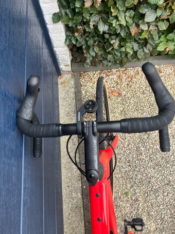 Used BMC Roadmachine FIVE 2022 2022 Road & Gravel, Red — image 5 of 8