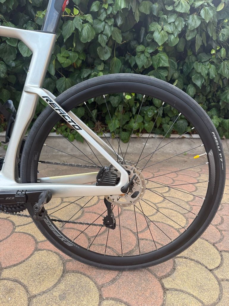 Used Merida REACTO 6000 Di2 2024 2024 Road & Gravel, Light Gray — image 11 of 19