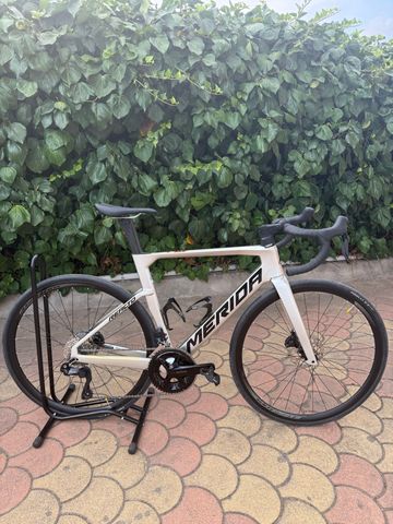 Used Merida REACTO 6000 Di2 2024 2024 Road & Gravel, Light Gray — image 1 of 19
