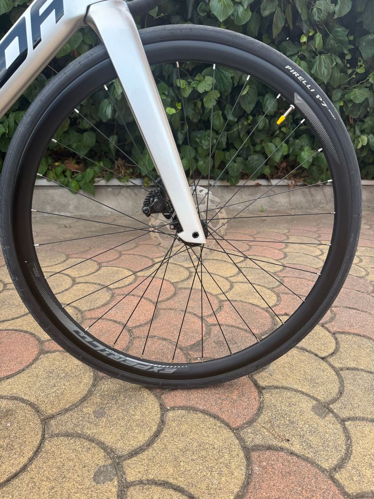 Used Merida REACTO 6000 Di2 2024 2024 Road & Gravel, Light Gray — image 8 of 19