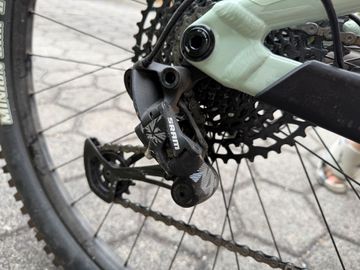 Tweedehands Focus Jam 6.8 Custom SRAM NX Eagle 2023 Mountainbike — afbeelding 11 van 13