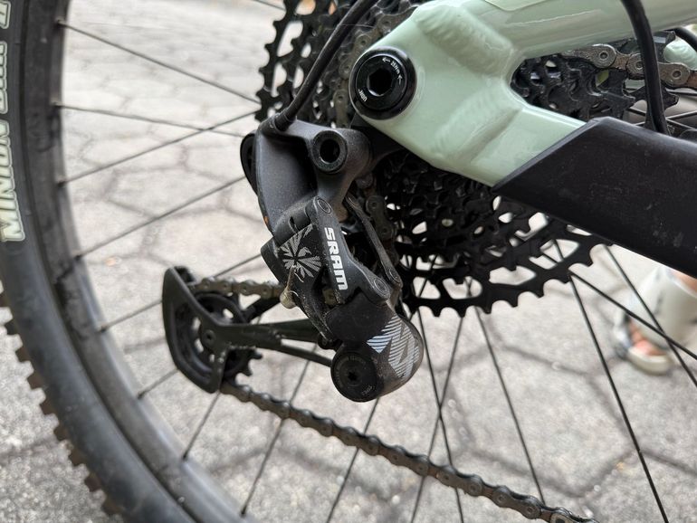 Tweedehands Focus Jam 6.8 Custom SRAM NX Eagle 2023 Mountainbike — afbeelding 11 van 13