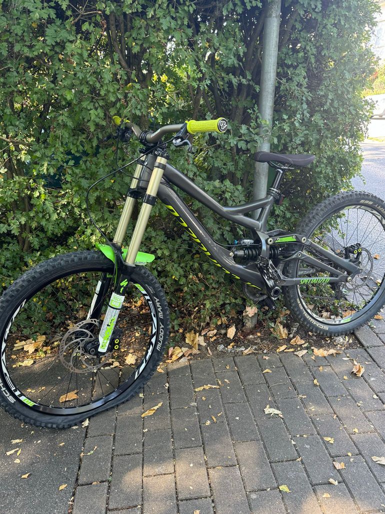 Gebrauchtes Specialized Demo 8 2012 2012 Mountainbike, Hellgrau — Bild 6 von 7
