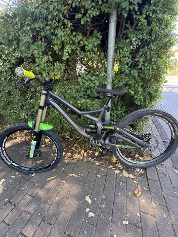 Gebrauchtes Specialized Demo 8 2012 2012 Mountainbike, Hellgrau — Bild 2 von 7