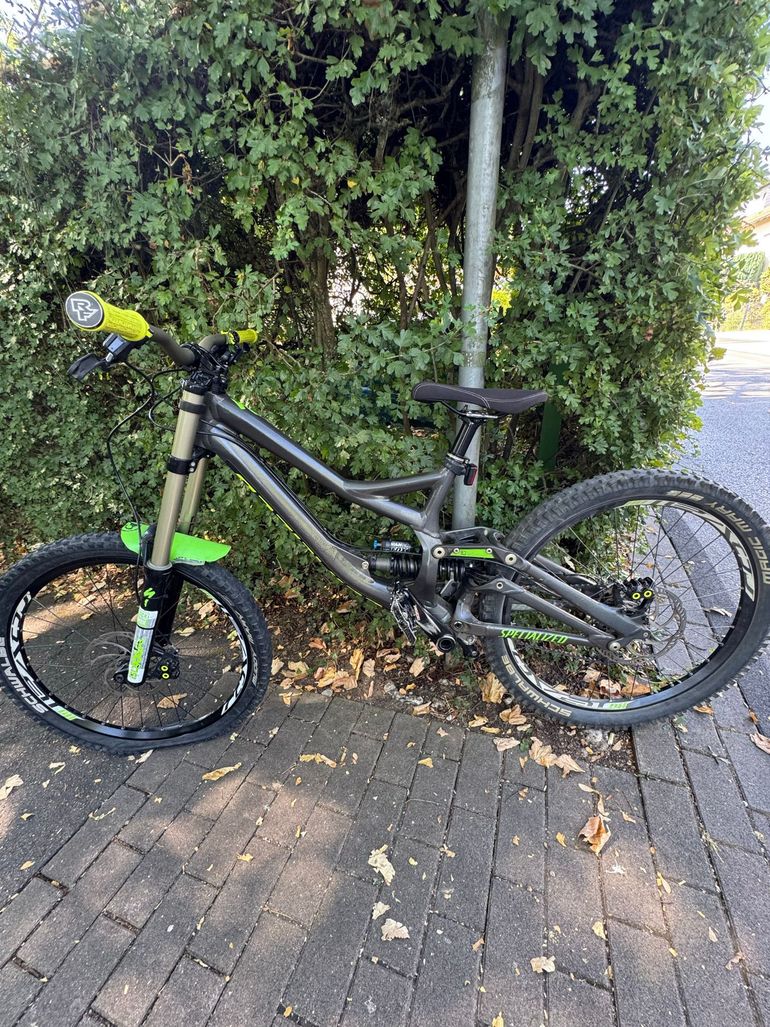 Gebrauchtes Specialized Demo 8 2012 2012 Mountainbike, Hellgrau — Bild 2 von 7