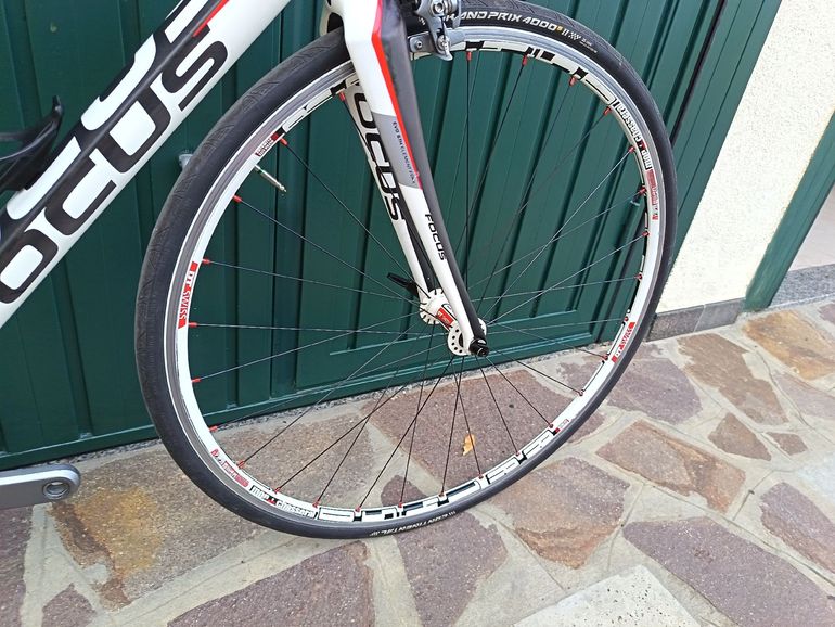 Used Focus Cayo Shimano Ultegra Di2 2012 Road & Gravel, White — image 4 of 5