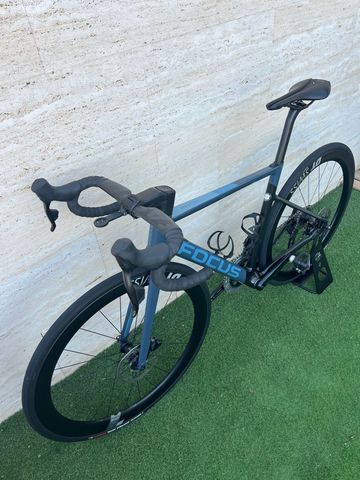 Focus IZALCO MAX 9.7 2022 2022 Road & Gravel usato, Blu — immagine 7 di 12