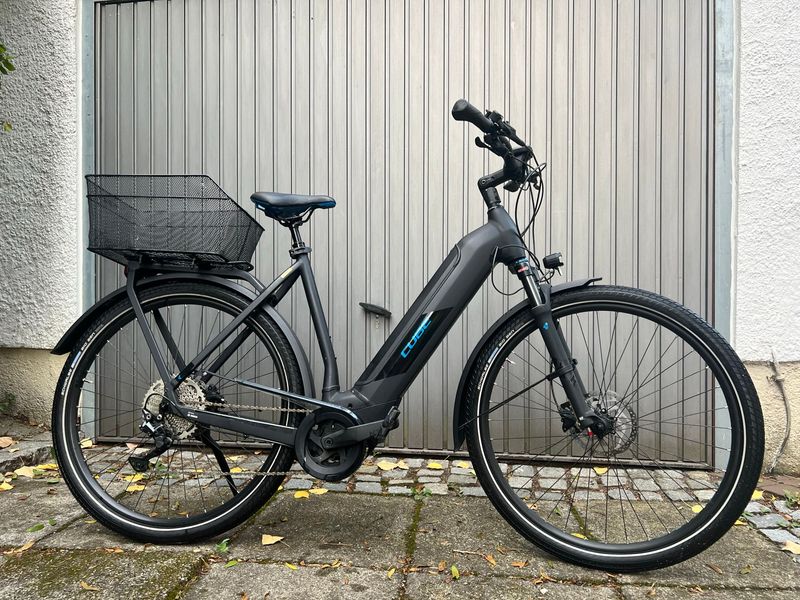 Gebrauchtes CUBE KATHMANDU HYBRID PRO 625 2020 2020 Urban & Touring