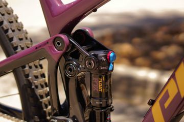 Used Pivot Trailcat Sram Eagle Transmission GX 2026 Mountainbike, Purple — image 4 of 9