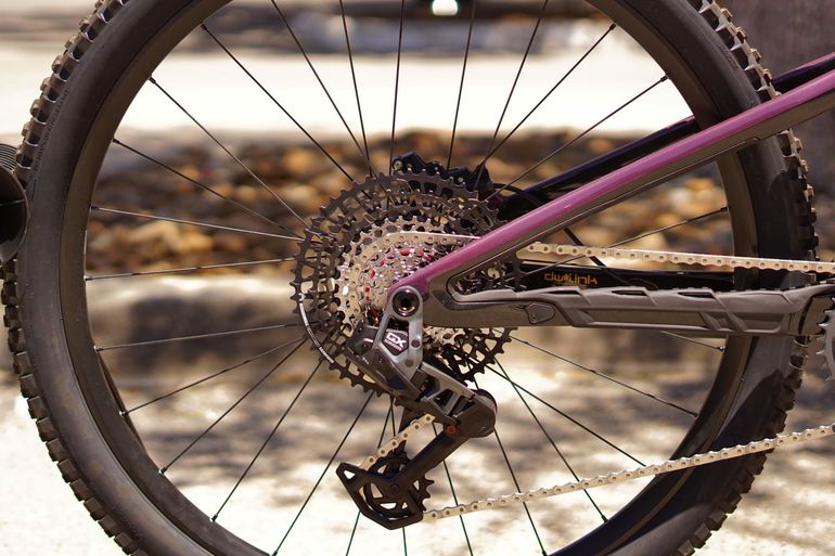 Used Pivot Trailcat Sram Eagle Transmission GX 2026 Mountainbike, Purple — image 2 of 9