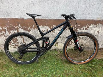 Trek Slash 8 2019 2019 Mountainbike d'occasion — image 2 sur 7