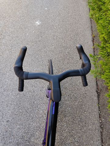 Used Scott Addict 10 2024 Road & Gravel, Purple — image 5 of 10