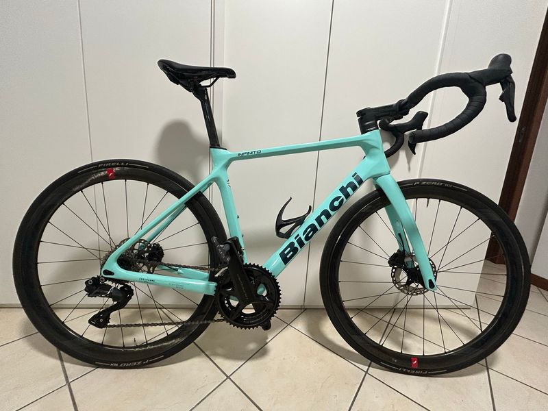Bianchi Infinito 105 Di2 2024 2024 Road & Gravel d'occasion
