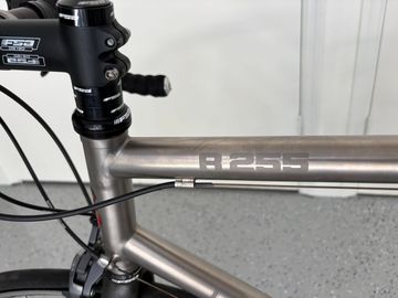 Used Lynskey R255 2014 Road & Gravel, Light Gray — image 2 of 8
