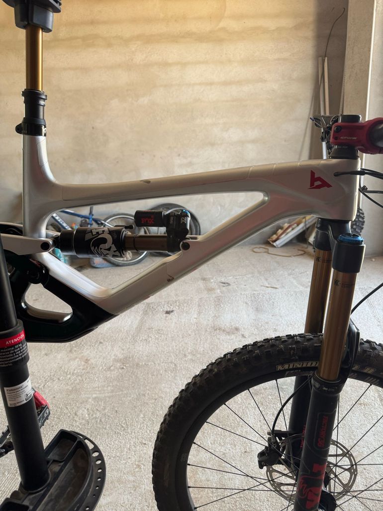 Gebrauchtes YT Industries CAPRA Pro Race 2020 2020 Mountainbike, Weiß, 27.5 — Bild 8 von 9