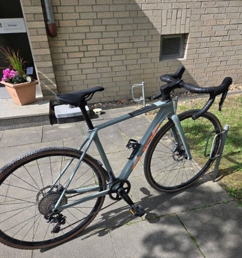 Gebrauchtes CUBE CROSS RACE C:62 PRO 2023 2023 Road & Gravel, Hellgrau — Bild 2 von 5