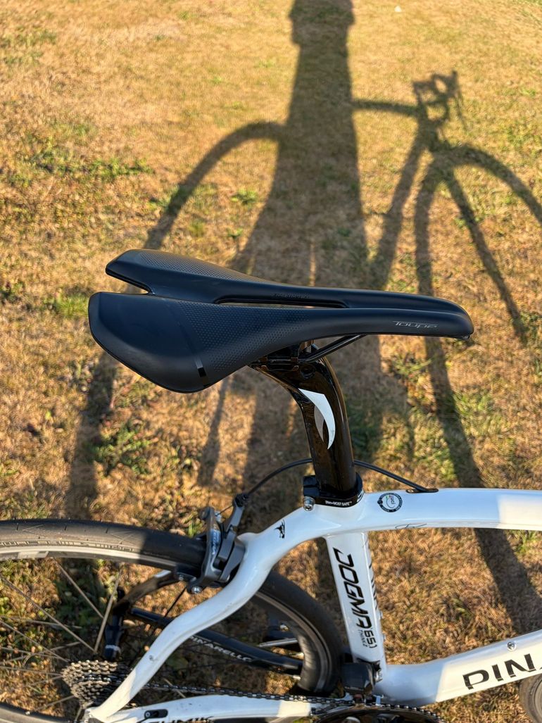 Used Pinarello Dogma Shimano Ultegra Di2 2012 Road & Gravel, White — image 8 of 9