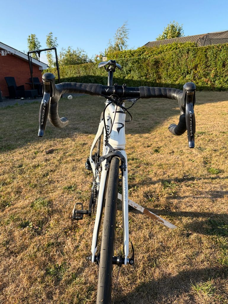 Used Pinarello Dogma Shimano Ultegra Di2 2012 Road & Gravel, White — image 7 of 9