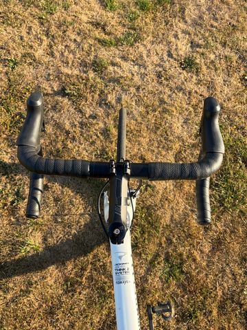 Used Pinarello Dogma Shimano Ultegra Di2 2012 Road & Gravel, White — image 6 of 9