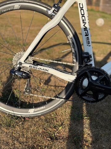 Used Pinarello Dogma Shimano Ultegra Di2 2012 Road & Gravel, White — image 2 of 9