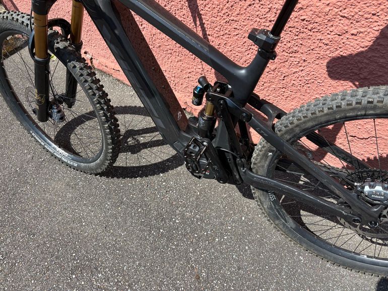 Yeti LTe Sram Eagle Transmission X0 2025 Mountainbike de segunda mano, Negro — imagen 2 de 5