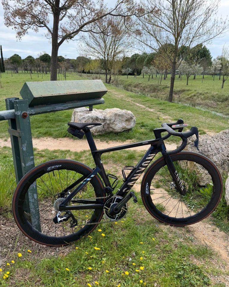 Canyon Aeroad CFR AXS 2025 2025 Road & Gravel usato, Nero — immagine 1 di 3