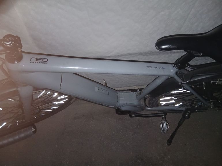 Used Cannondale Synapse Neo SRAM Force 2022 Road & Gravel, Light Gray — image 15 of 18
