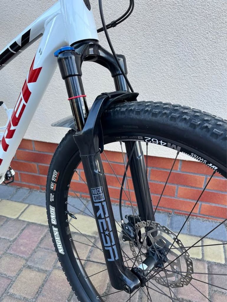 Trek X-Caliber 8 2023 2023 Mountainbike de segunda mano, Blanco — imagen 2 de 10