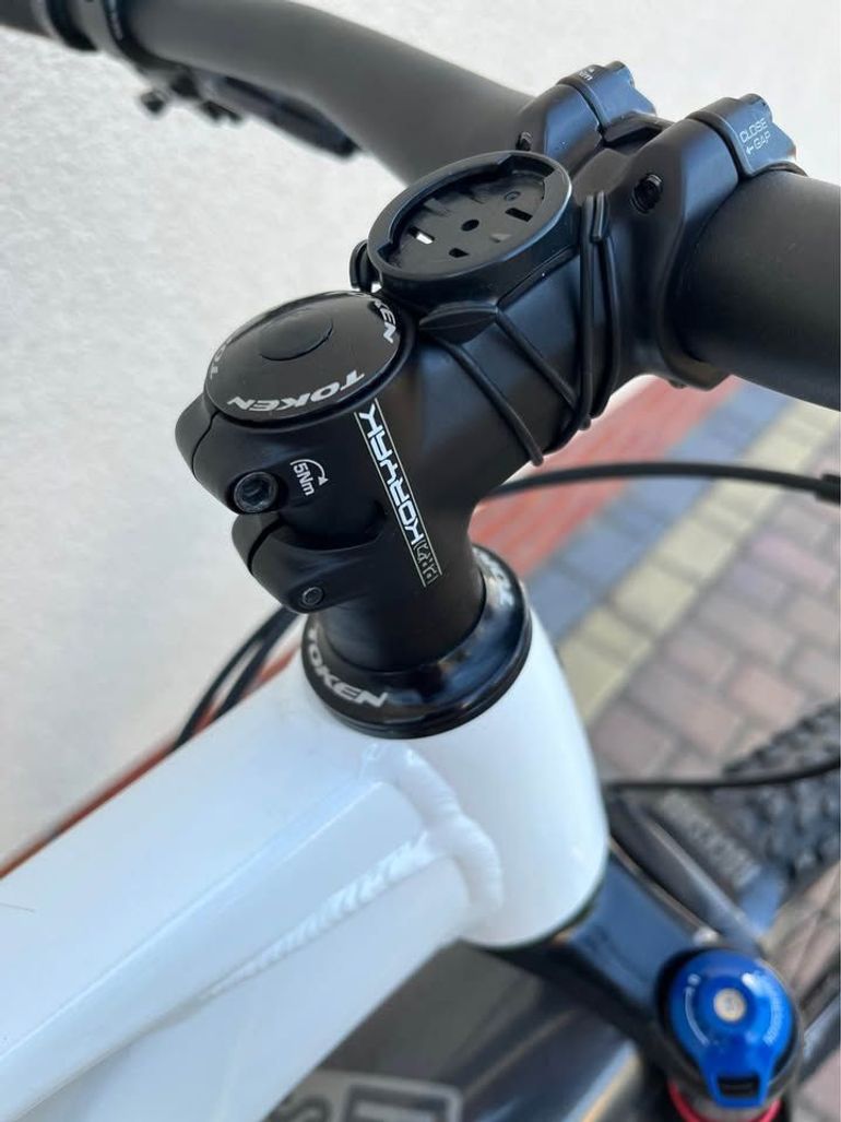 Trek X-Caliber 8 2023 2023 Mountainbike de segunda mano, Blanco — imagen 3 de 10